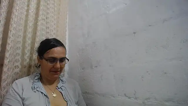 gabbyparker  online show from 03/13/26, 12:04