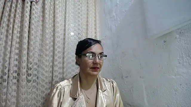 gabbyparker  online show from 11/04/25, 09:46