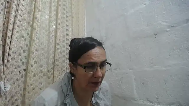 gabbyparker  online show from 04/05/26, 10:00