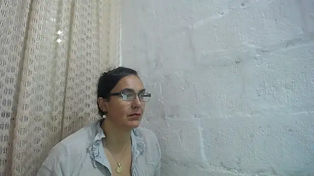 gabbyparker  online show from 04/08/26, 08:16