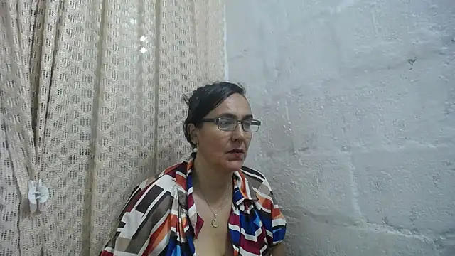 gabbyparker  online show from 04/13/26, 09:35