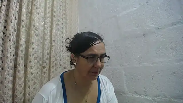 gabbyparker  online show from 04/22/26, 09:27