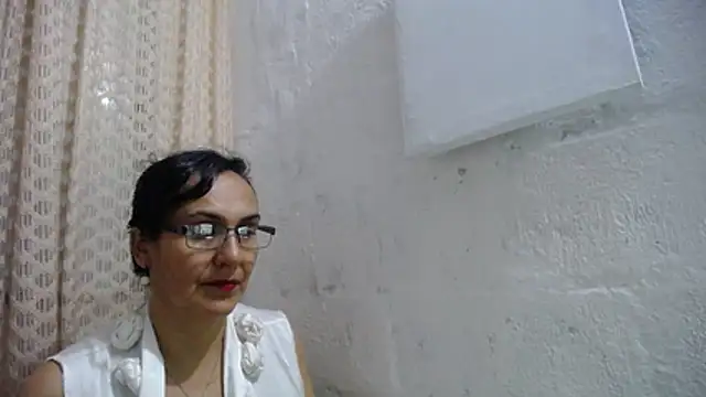 gabbyparker  online show from 11/29/25, 10:32