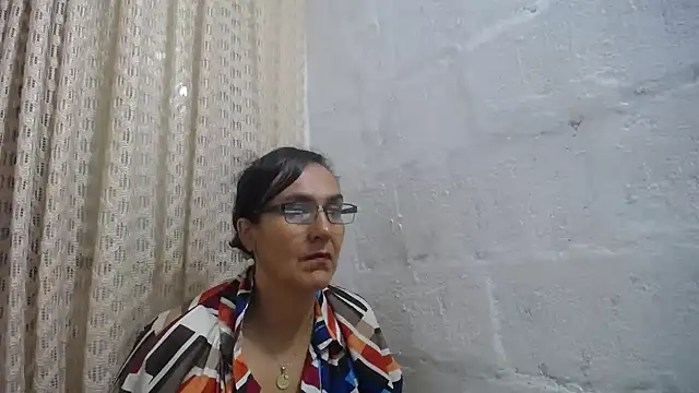 gabbyparker  online show from 04/15/26, 09:37