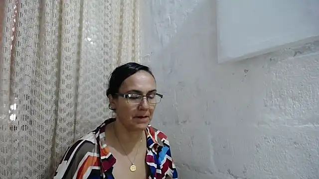 gabbyparker  online show from 10/31/25, 09:43