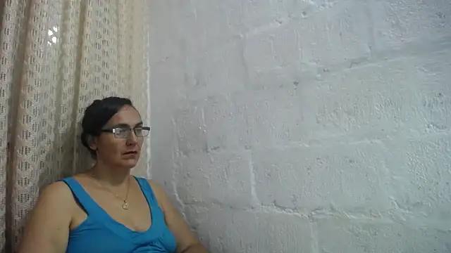 gabbyparker  online show from 05/03/26, 09:47
