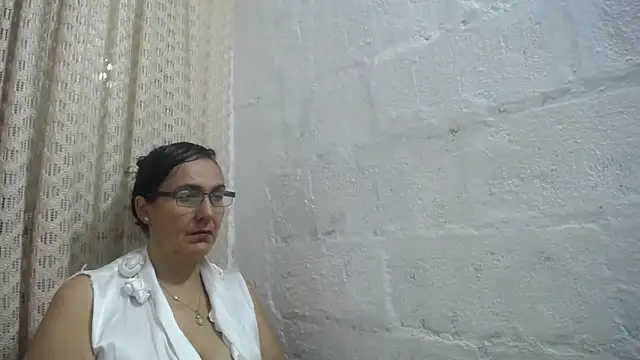 gabbyparker  online show from 04/26/26, 08:55