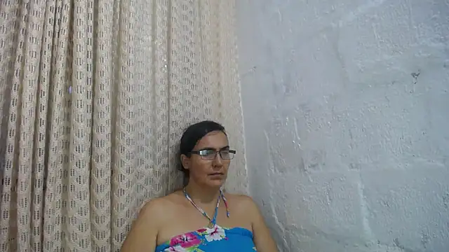 gabbyparker  online show from 04/30/26, 10:58