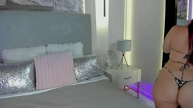 HannahCollyns online show from 11/29/25, 07:25