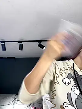 HannahCollyns online show from 12/18/25, 01:26