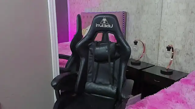 HannahCollyns online show from 09/12/25, 07:35