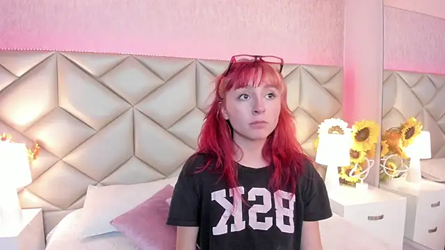 Snapshot of dafnne_hall chatting on 10/07/25, 04:24 dafnne hall online show from 10/07/25, 04:24