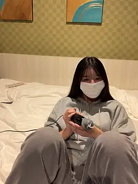 Snapshot of happy_hino chatting on 10/07/25, 01:45 happy hino online show from 10/07/25, 01:45