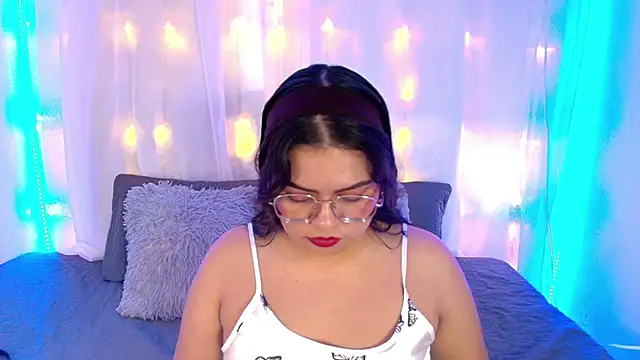 LilyRousee online show from 11/15/25, 06:12