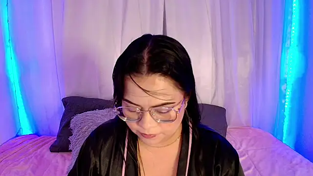 LilyRousee online show from 05/05/26, 03:20