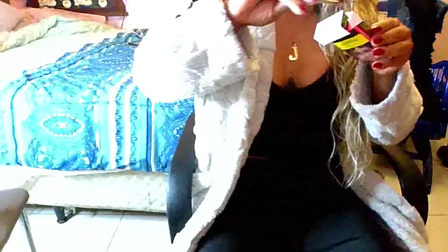 Snapshot of ju_muniz01 chatting on 07/10/26, 02:00 ju muniz01 online show from 07/10/26, 02:00