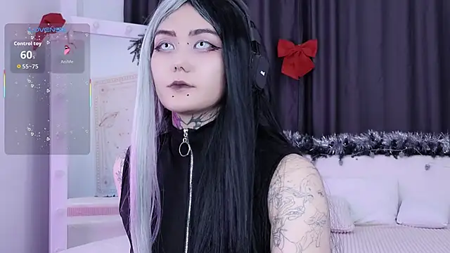 GothXRaven online show from 12/22/25, 10:37