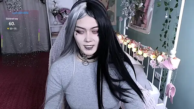 GothXRaven online show from 12/16/25, 10:30