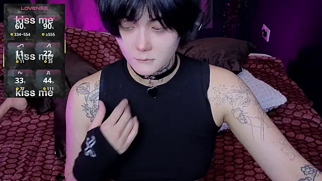 GothXRaven online show from 10/13/25, 04:19