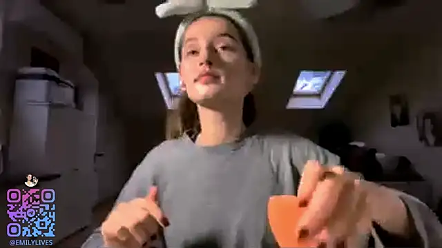 DarlineBrustera online show from 10/18/25, 02:19