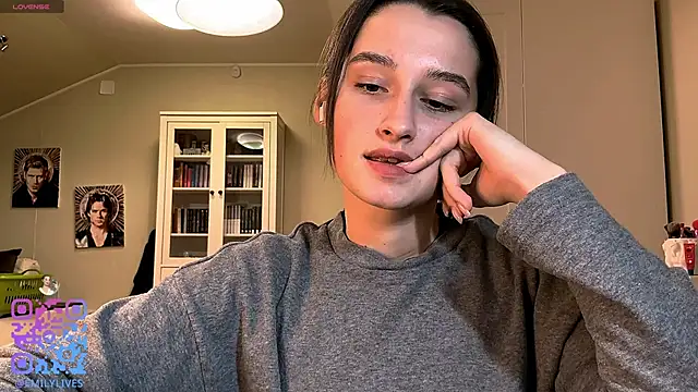 DarlineBrustera online show from 12/16/25, 04:11