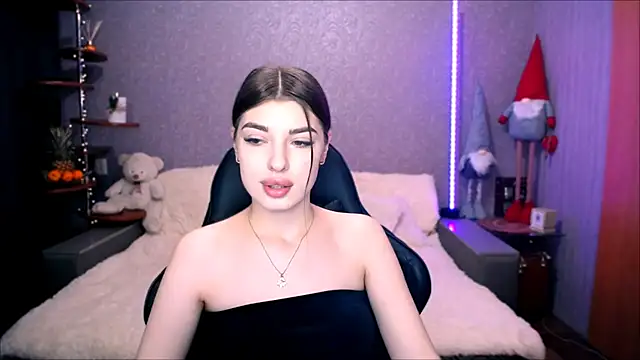 Snapshot of Dianaa_Lee0 chatting on 12/17/25, 09:53 Dianaa Lee0 online show from 12/17/25, 09:53