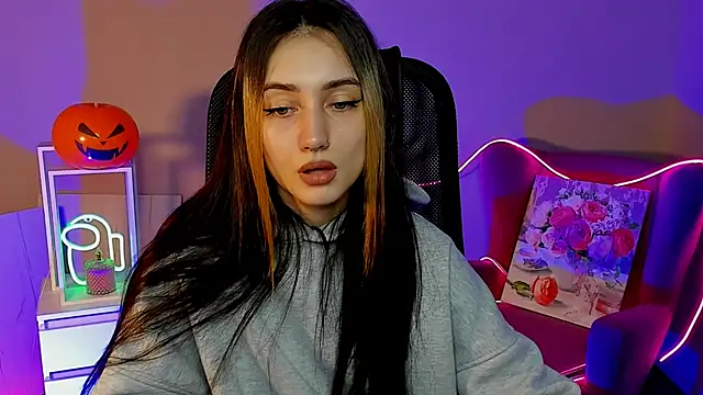 olivianorton online show from 10/27/25, 03:35