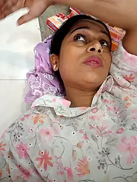 hotshreya69 online show from 10/24/25, 08:13