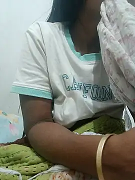 hotshreya69 online show from 11/28/25, 12:27