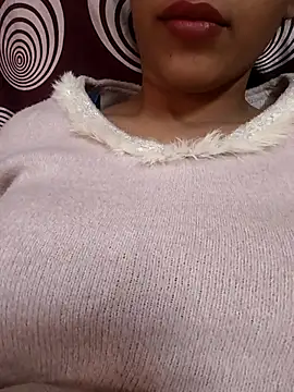 hotshreya69 online show from 12/18/25, 10:19