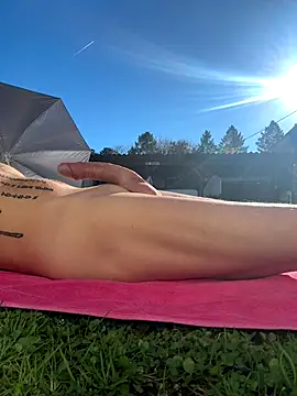 maxmaxmad8502 online show from 11/04/25, 12:09