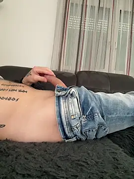 maxmaxmad8502 online show from 03/19/26, 12:05