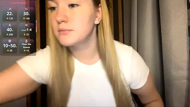 PandaFluff online show from 10/28/25, 04:39