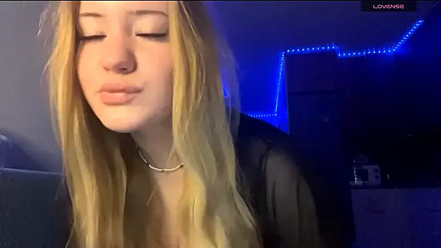 PandaFluff online show from 12/16/25, 04:22