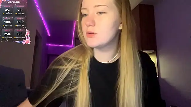 PandaFluff online show from 04/13/26, 06:23