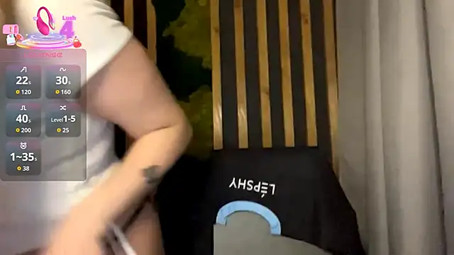 PandaFluff online show from 10/26/25, 04:51