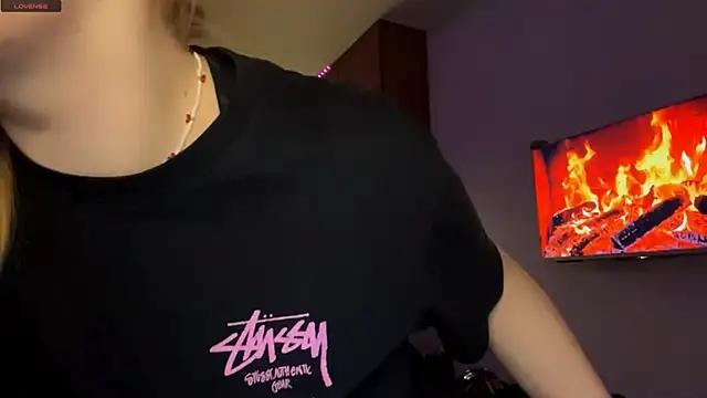 PandaFluff online show from 04/11/26, 05:49