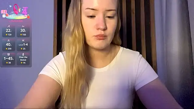 PandaFluff online show from 11/10/25, 04:23