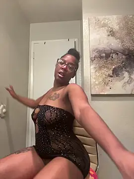 ObsessedWLyla online show from 09/25/25, 09:48