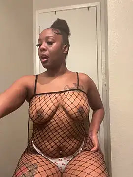 ObsessedWLyla online show from 11/14/25, 09:35