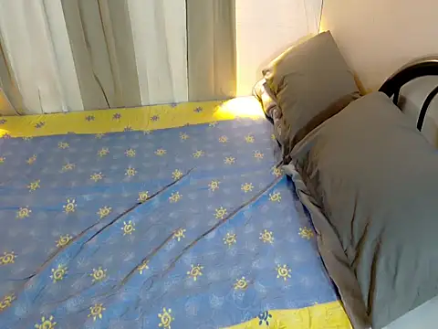 avery in paradisexx online show from 10/24/25, 07:51