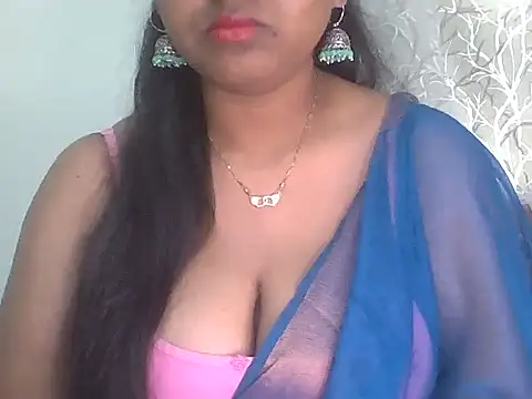 its me Rashmi online show from 02/15/26, 05:08