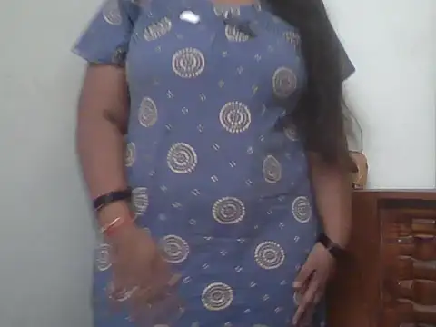 its me Rashmi online show from 12/15/25, 02:45