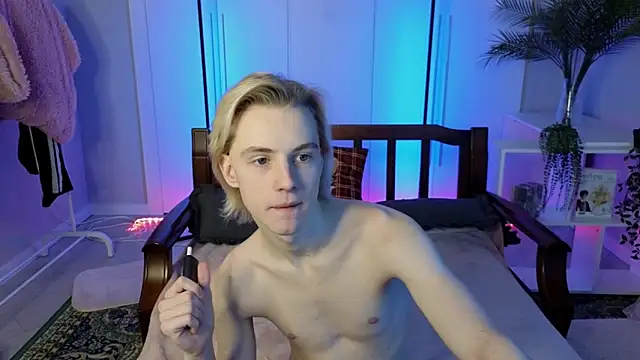 saintlauren1 online show from 11/30/25, 07:14