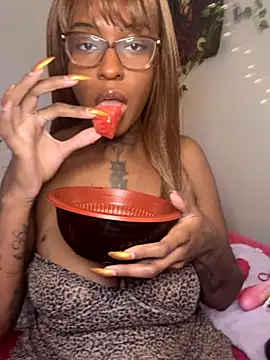 MistiSavannah online show from 11/23/25, 03:00