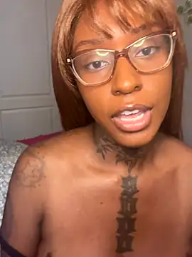 MistiSavannah online show from 11/10/25, 04:23