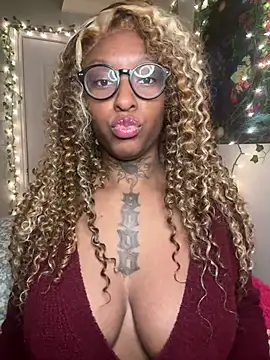 Snapshot of MistiSavannah chatting on 04/19/26, 11:00 MistiSavannah online show from 04/19/26, 11:00