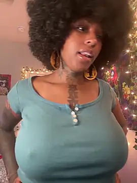 Snapshot of MistiSavannah chatting on 06/17/26, 01:32 MistiSavannah online show from 06/17/26, 01:32