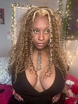 MistiSavannah online show from 04/11/26, 03:05