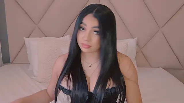 CharlotteeBrownn online show from 06/19/26, 06:36